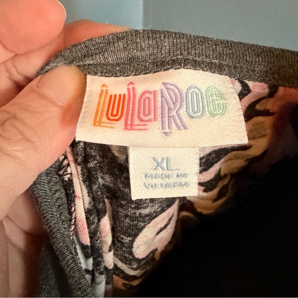 🌺 LuLaRoe Randy Baseball Tee - Picture 3 of 4